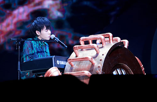 又想騙我去追星！研究表明經(jīng)?？囱莩獣裳幽暌鎵? style=