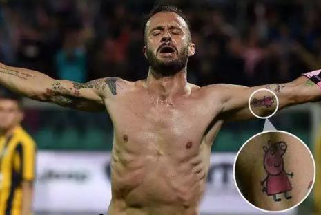 “小豬佩奇身上紋，掌聲送給社會(huì)人”這只粉紅豬憑啥火了？