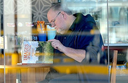 大婚前夕，哈里準(zhǔn)岳父闖禍了！或因羞愧不參加女兒婚禮