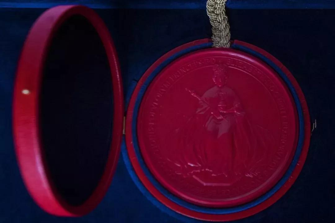 哈里王子本周六大婚，英國王室“結(jié)婚證”長啥樣？