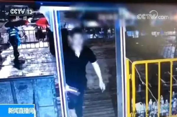 開3場演唱會抓3個逃犯 張學(xué)友成“逃犯克星”