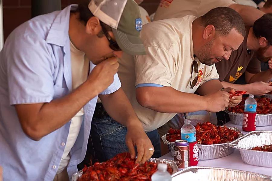 小龍蝦”的英語是small lobster嗎？