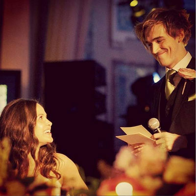 油管爆紅視頻：“我不善演講，但婚禮誓詞我想唱給你聽”