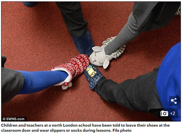 禁止穿鞋、握手、交朋友？奇葩校規(guī)知多少