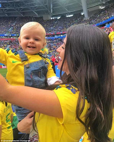 巴西國(guó)足高顏值門將火了，網(wǎng)友：確定不是錘哥失散多年的弟弟？