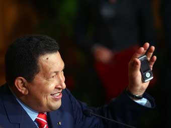 Chavez promotes cheap phone <BR>委國推中國造95元手機(jī)