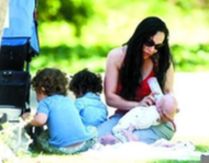 下一張 美八胞胎母親帶孩子拍真人秀