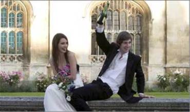 劍橋?qū)W生期末派對(duì) 飲酒狂歡丑態(tài)百出