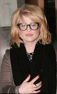 想要求職成功？戴副眼鏡吧！