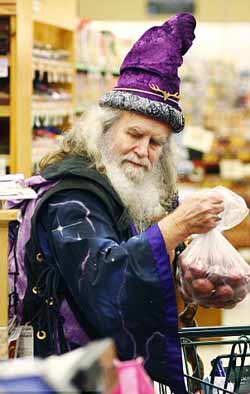 美國老人辦全球唯一注冊魔法學(xué)校