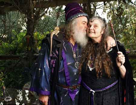 美國(guó)老人辦全球唯一注冊(cè)魔法學(xué)校