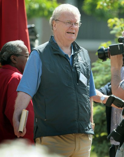 Facebook創(chuàng)始人獲評“最差著裝先生”