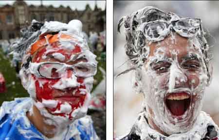 英國高校上演“泡沫大戰(zhàn)”