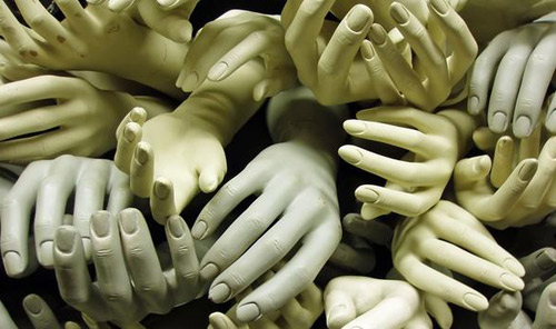 人死后，假肢都去哪了？