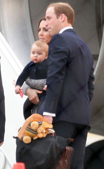 英國(guó)喬治小王子隨身袋鼠背包大賣(多圖)