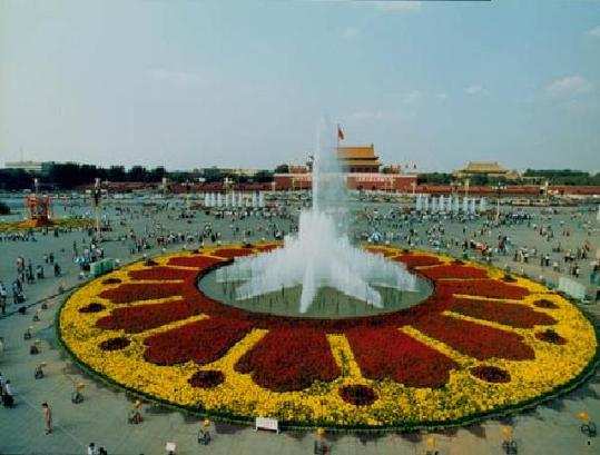 天安門“國(guó)慶花壇”的變遷