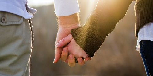 另一半性格內(nèi)向?七招愛情保鮮建議