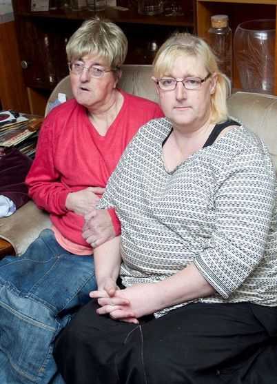 英國兩男同相戀后雙雙變性 欲結(jié)連理