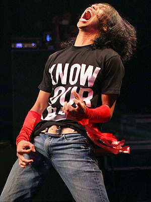 看過“空氣吉他”表演嗎？