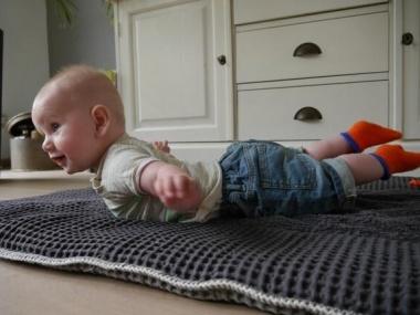 網(wǎng)友模仿飛翔的荷蘭隊(duì)長 “佩西式”走紅