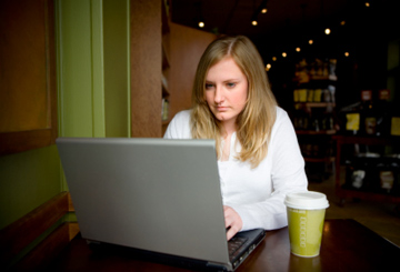 當(dāng)心！咖啡館“筆記本僵尸”出沒