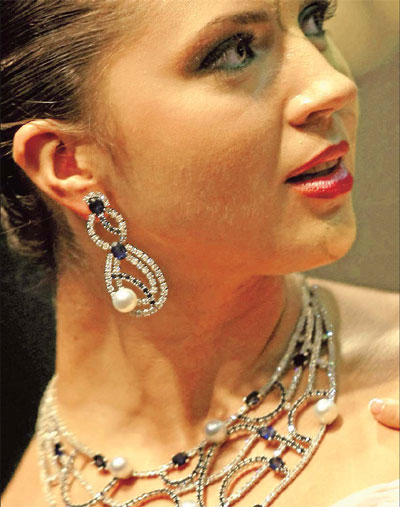 Bling never loses its shine