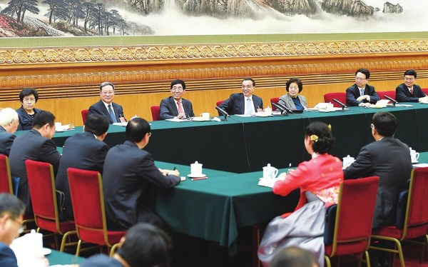 Premier Li meets with Jilin deputies