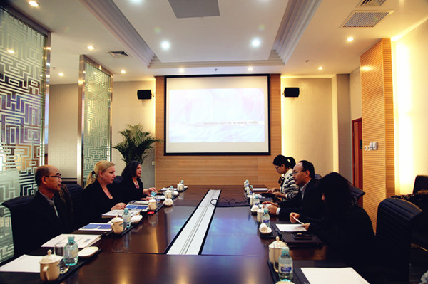 Deputy-president of Ryerson University visits Zhongguancun