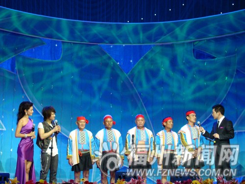 兩岸青年藝術(shù)家放歌海峽論壇　雷佳唱響復(fù)興之歌