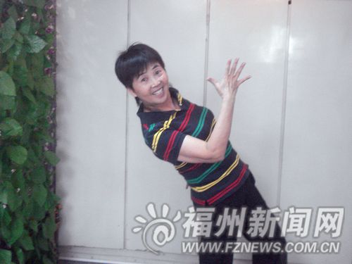 方彬年近七旬教街舞 曾帶隊(duì)上央視《我們有一套》