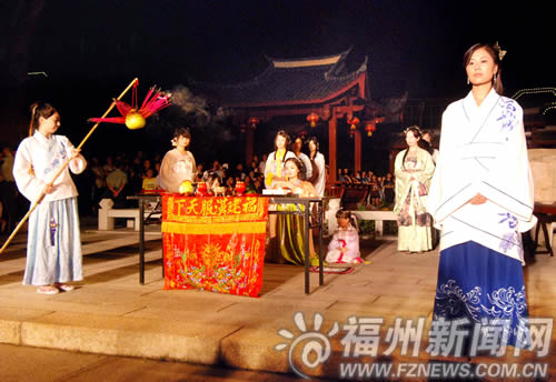 祭月神誦詩(shī)篇放河燈　榕安泰河畔中秋夜古韻悠悠