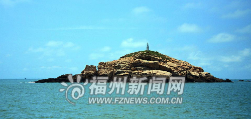 “最帥”醫(yī)生留守海島兩年 500名居民的全科醫(yī)生