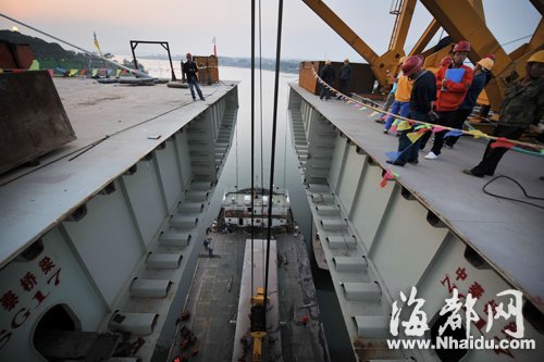 福州淮安大橋主橋正式合龍　三環(huán)路力爭(zhēng)年底貫通