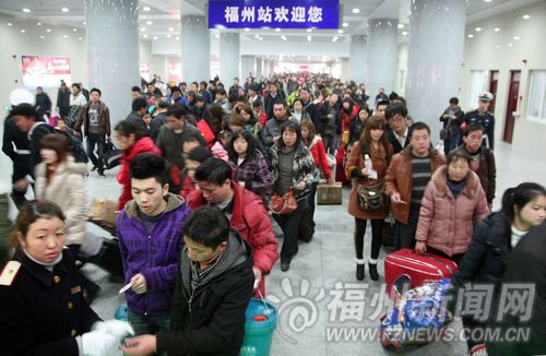 榕迎來節(jié)后客流高峰　南鐵29日計(jì)劃開行74趟臨客