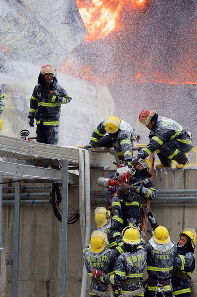 Salute to firefighters at chemical plant