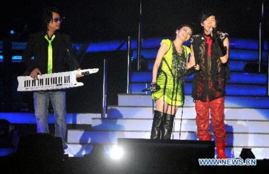 Singer Lin Junjie holds concert in Wuhan City