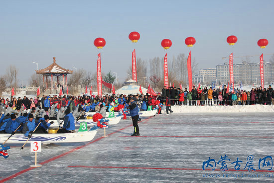 Dragon boating held in Duolun on ice-covered lake