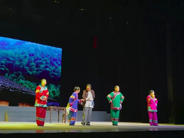 Love Celestial Ladder captures theatergoers' hearts in Zhangjiagang