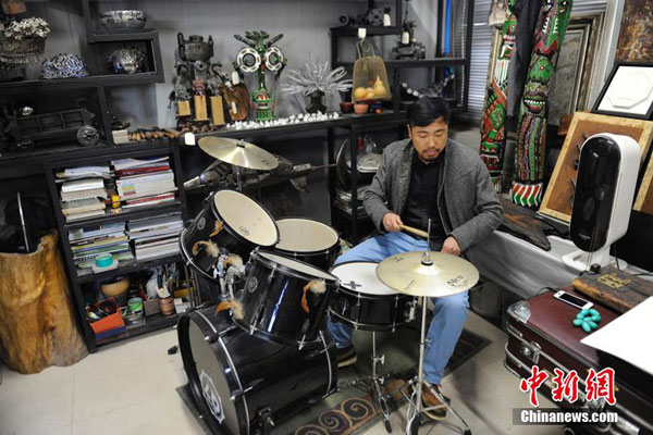 NE China teacher turns garbage into treasure