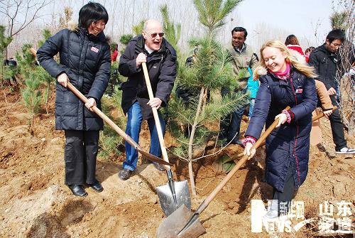 山東：春回大地植樹(shù)忙