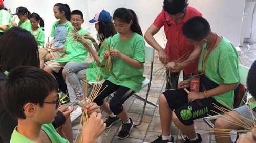 Overseas Chinese youngsters immersed in traditional culture in Jiading