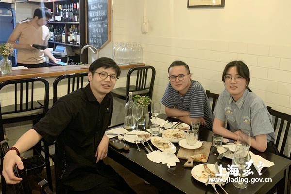 Jiading IT youngsters become famous for trash-sorting app