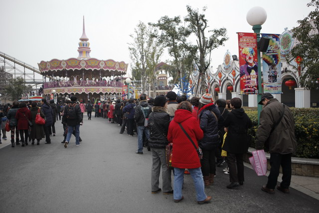 Two centenarians visit Happy Valley