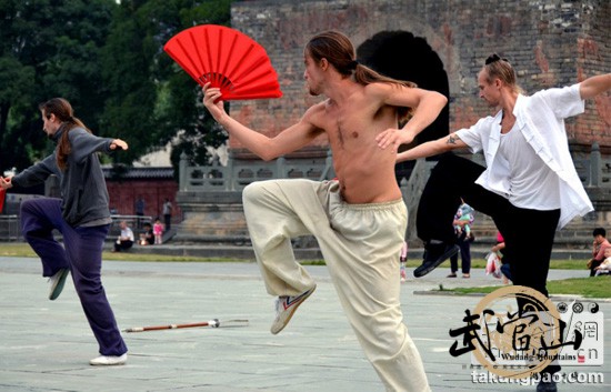 Foreign disciples spread Taoist culture