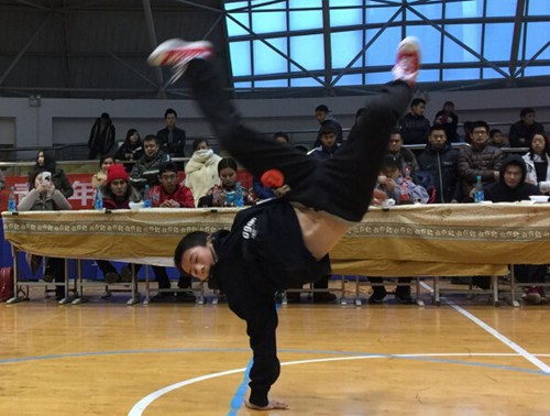 Karamay students compete in street dancing skills