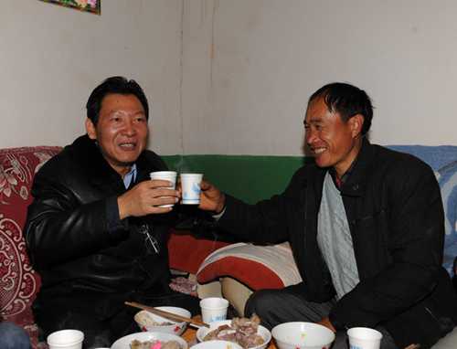 Kunming supervises and supports two developing zones