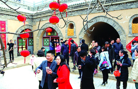 Sanmenxia tourism market booms during Spring Festival