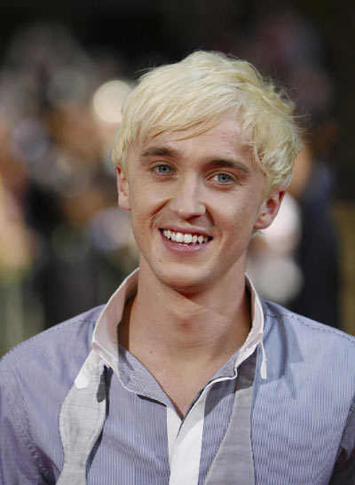 Cast members at premiere of