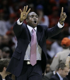 Dallas Mavericks coach Avery Johnson yells to his players during the fourth quarter against the Cleveland Cavaliers in an NBA basketball game Wednesday, March 21, 2007, in Cleveland. The Mavericks won 98-90. (AP