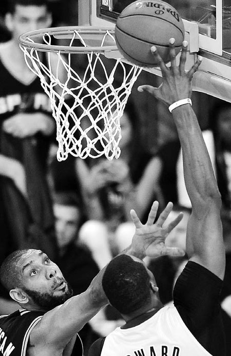 Lakers on brink after Spurs' historic victory